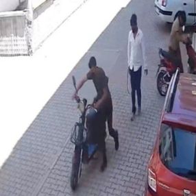 Osmaniye'de gündüz vakti bisiklet hırsızlığı