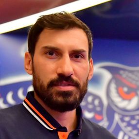 Şener Özbayraklı Başakşehir'de
