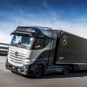 Daimler'in hidrojen yakıtlı kamyonu testlere başladı