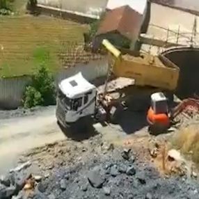 İBB, Yenidoğan Metro Hattı inşaatını hafriyatla kapatmayı sürdürüyor