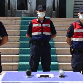 İzmir’de, binlerce yıllık ata tohumlarını satmaya çalışan şahıs yakalandı
