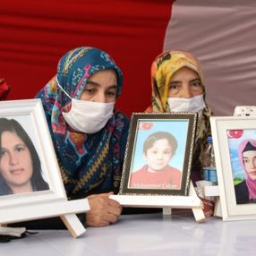 Diyarbakır anneleri: Çocuklarımızı bırakın