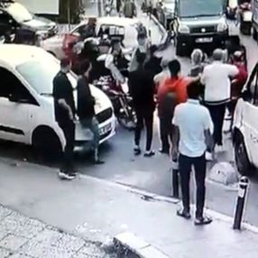 Şişli'de pizzacılarla Afrikalılar arasında kavga çıktı: 1 yaralı