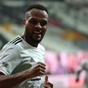 Cyle Larin: Beşiktaş'ta kalmak istiyorum