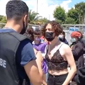 Maltepe'deki trans şahıs, kadın polis tarafından aranmak istedi