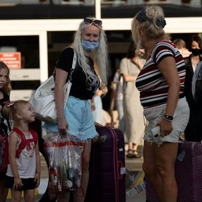 Rus basını, Türkiye'ye turist akınını yazdı