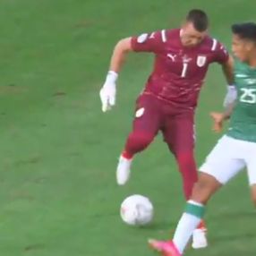 Muslera'nın Bolivya maçındaki çalımı