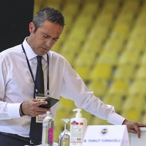 Ali Koç 2019-2020 yılları için ibra edildi