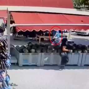 Antalya'da üzerine tente devrilen doktor, hayatını kaybetti