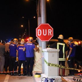 Afyonkarahisar'da kaza: AFAD ekibi, kızı ölen meslektaşlarına acı haberi veremedi