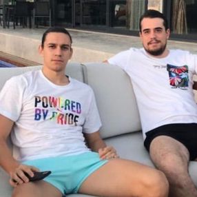 Taylan Antalyalı'nın LGBT tişörtlü paylaşımı