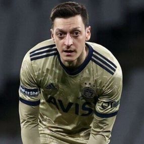 Mesut Özil: Taraftarın şampiyonluk beklentisini karşılayacağız