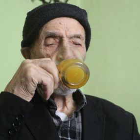 Malatya'da koronaya yakalanmayan 110 yaşındaki Mahmut dedenin sırrı