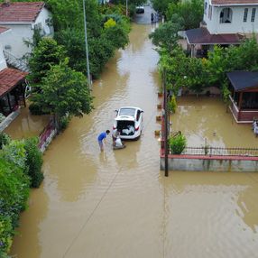 Şile'de sağanak: Dereler taştı
