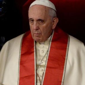 Papa Francis, bağırsak ameliyatı oldu