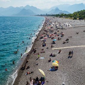 Konyaaltı Plajı'nda sigara içmek yasak