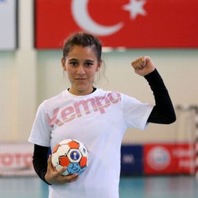 Kulüplerden Merve Akpınar'a destek