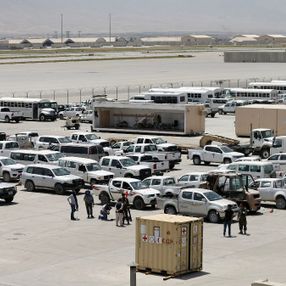 Afganistan'da ABD'nin ayrıldığı üs yağmalandı
