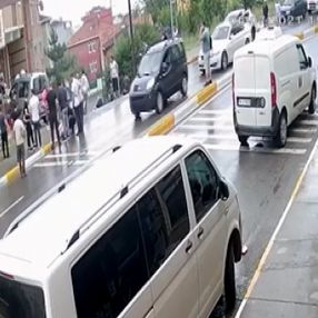 Sultanbeyli’de 17 yaşındaki ehliyetsiz sürücünün kaza anları kamerada