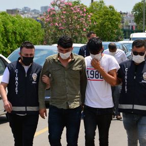Adana'da otomobiliyle kaza yapan arkadaşını öldürdü