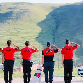 Ardahan JAK timlerinden Ata'ya selam