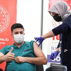 Turkovac, İstanbul'daki gönüllülere uygulanıyor