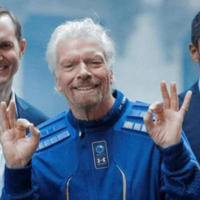 İngiliz milyarder Richard Branson, uzay yolculuğuna çıkıyor