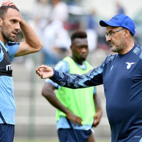 Sarri, Vedat Muriç'e tepki gösteren taraftarı uyardı