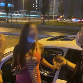 Esenyurt'taki alkollü kadın sürücü, polis ekiplerine zor anlar yaşattı