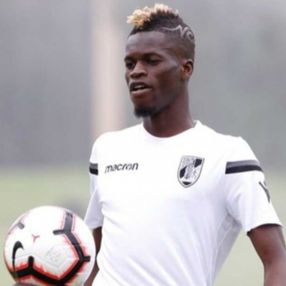 Fenerbahçe'de sağ bek hedefi: Falaye Sacko