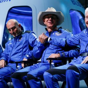 Blue Origin, uzay uçuşları için 100 milyon dolar değerinde bilet sattı