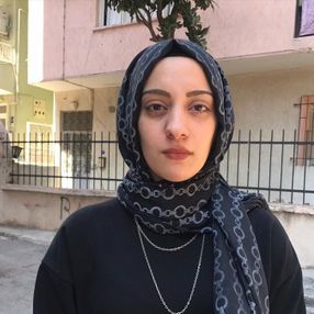 İzmir’de başörtülü genç kıza saldırı: 1 tutuklama