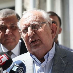 Hüsamettin Cindoruk: Türkiye'ye giren çıkan belli değil
