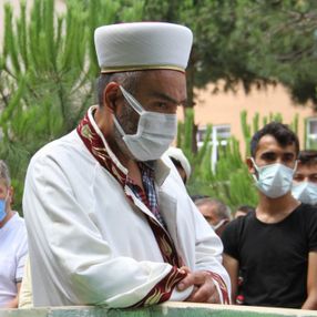 Samsun'da genç öğretmenin cenaze namazını imam babası kıldırdı