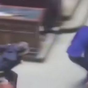 İtalya'da Temsilciler Meclisi'nde 'Yeşil Geçiş' protesto edildi