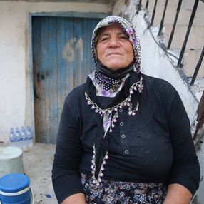 Antalya’da yangında tedavi parasını kaybeden kadına destek yağdı