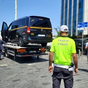 Turistleri dolandıran taksiciye ceza