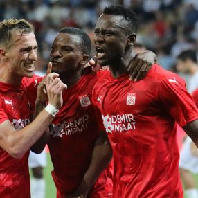 Sivasspor, Dinamo Batumi'yi 2 golle geçti