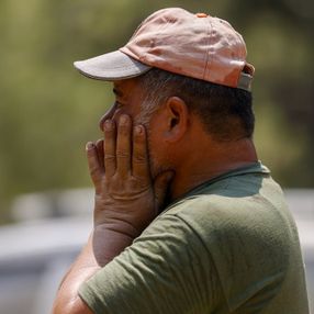Manavgat'ta alevlerin ortasında kalan orman işçisinin anonsu