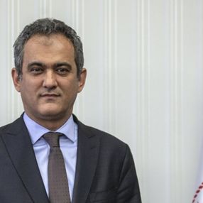 Ziya Selçuk'un yerine Mahmut Özer, Milli Eğitim Bakanlığı'na atandı