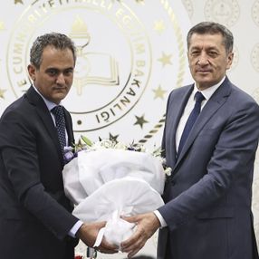 MEB'de devir teslim