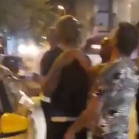 İstanbul'da dolandırıldığını düşünen turist, taksiciyle tartıştı