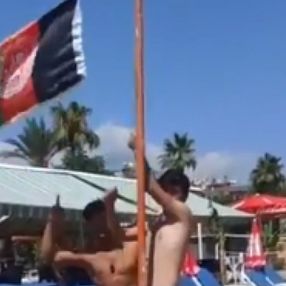 Alanya'daki Afgan bayrağını indirdiler