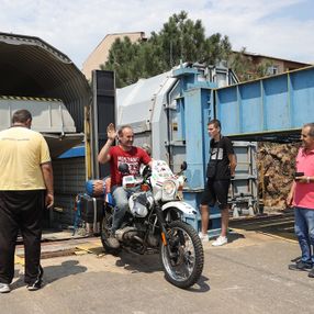 Araçlarıyla Türkiye'ye gelen bazı gurbetçiler, arabalı tren kullanıyor