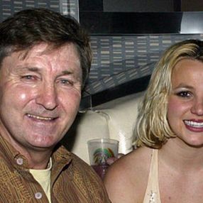 Britney Spears'ın babası, kızının vasiliğinden vazgeçmeye karar verdi