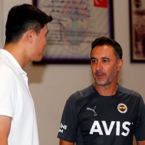 Min-Jae Kim, takım arkadaşlarıyla tanıştı