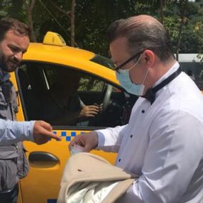 Türkiye'de turistlere karşı iki farklı taksici davranışı