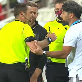 Sivassporlu Felix, İlhan Palut'u takım arkadaşı sandı