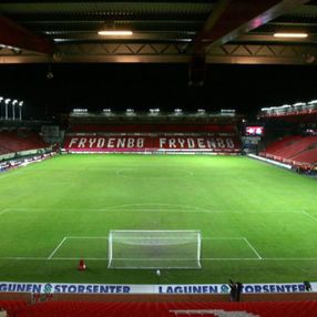 SK Brann'ın 12 futbolcusu stadyumda kadınlarla grup seks yaptı