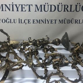 Taksim'de tarihi şamdanı çalan hırsız, hurda fiyatına sattı